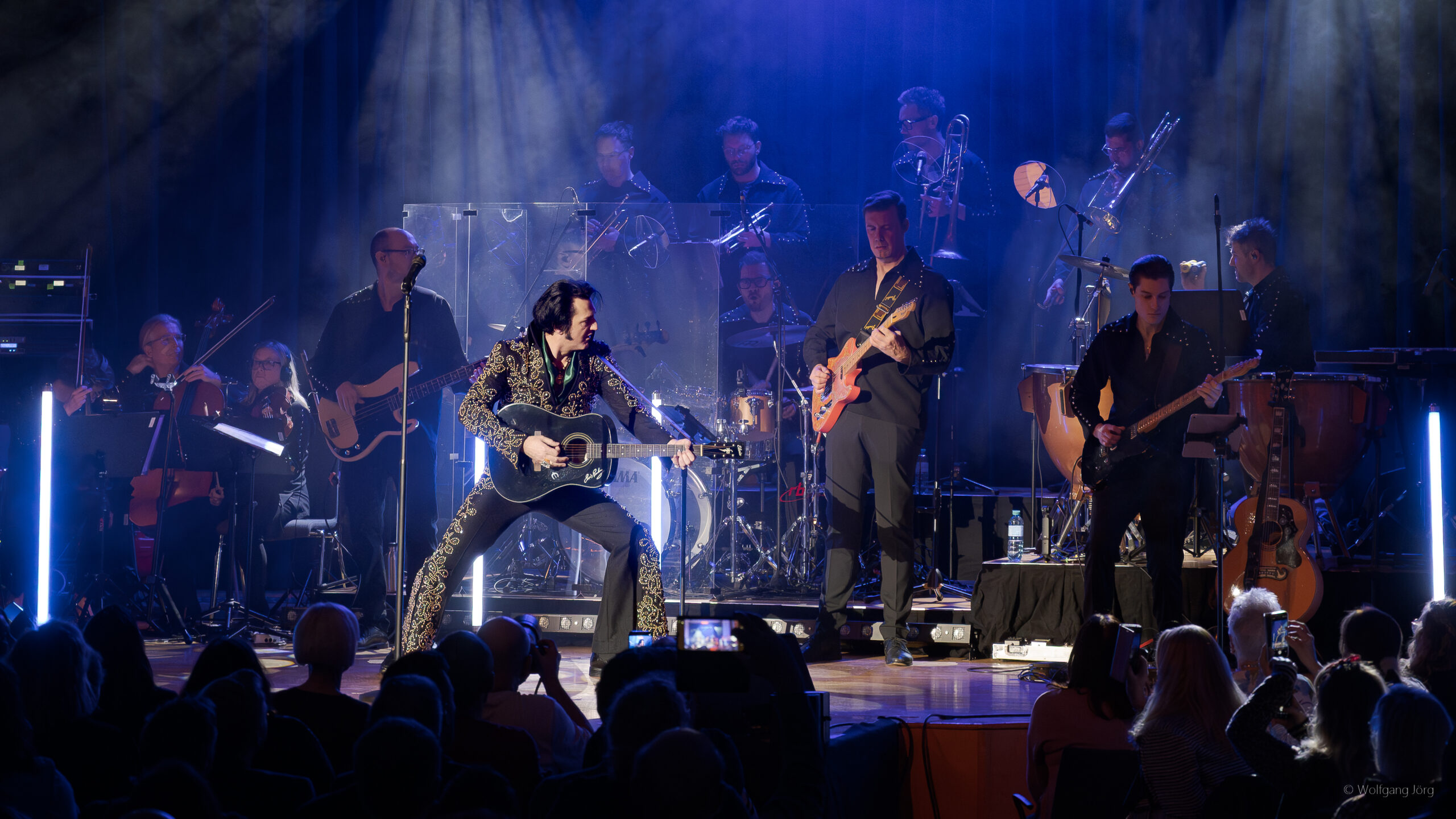 JJKing und Orchester